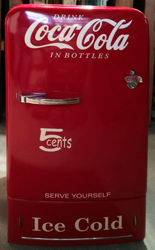 Nevera Coca-Cola antigua recuperada